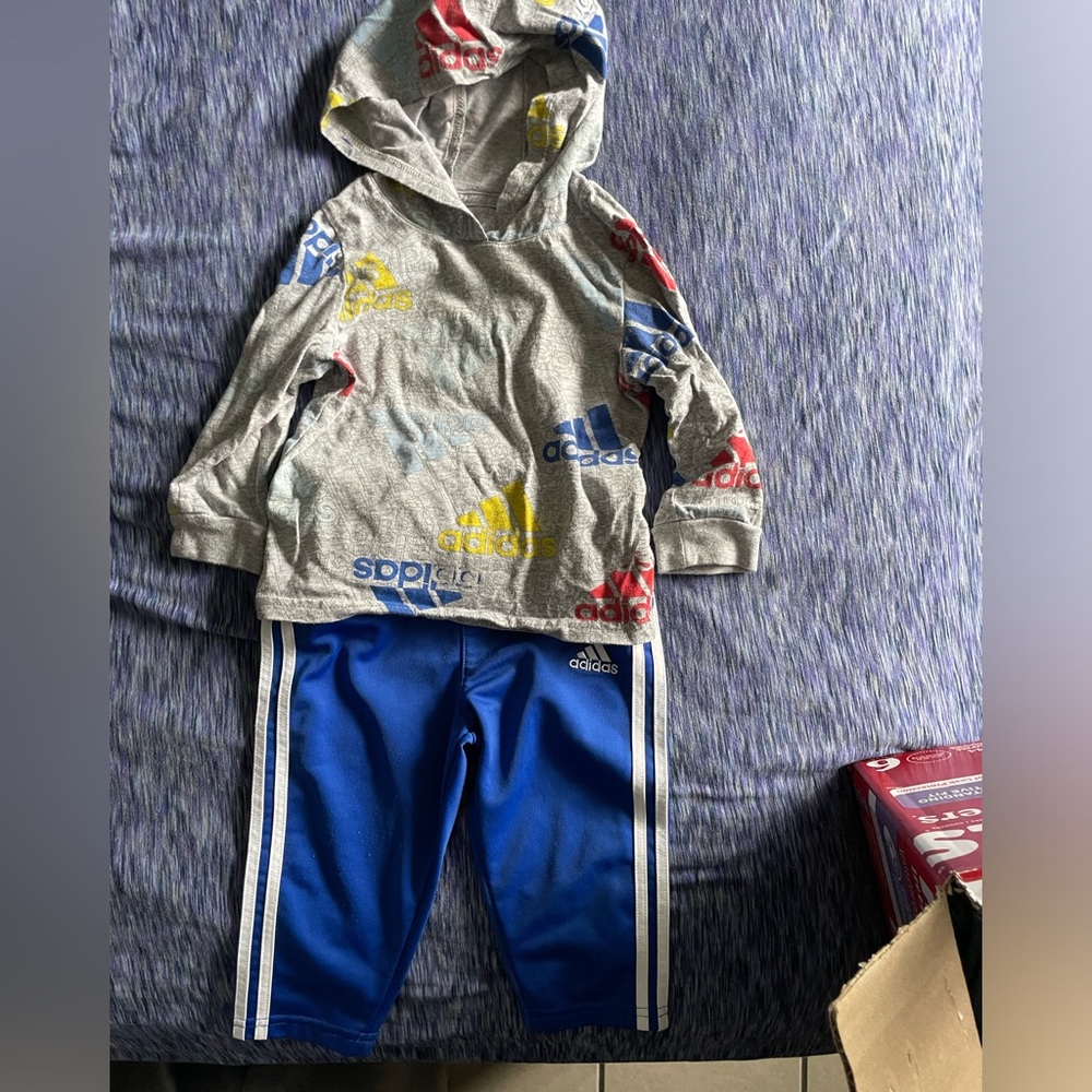 12m, Adidas hoodie set
